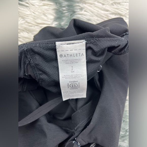 Athleta Women's 2-in-1 Crop Top Size Small Black V-Neck - Picture 6 of 8